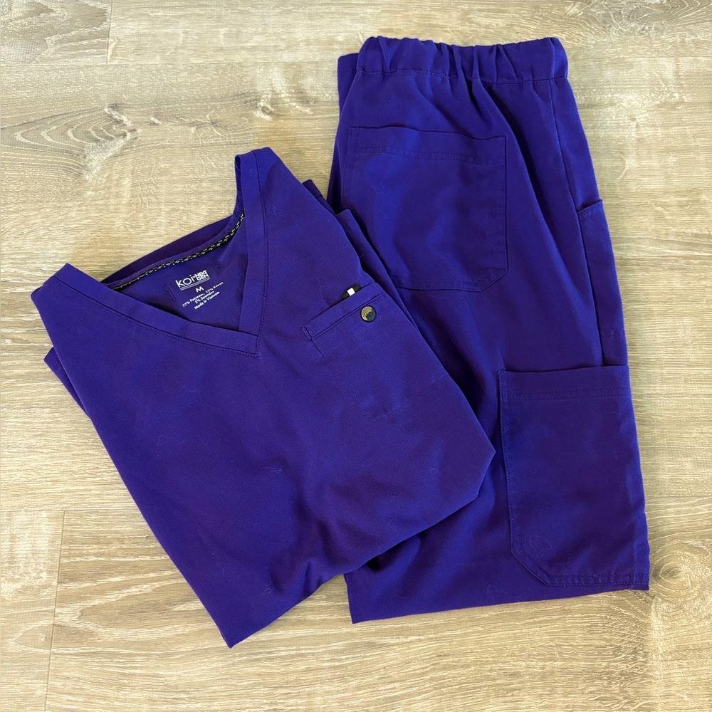 KOI Next Gen scrubs set